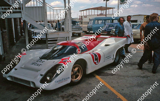 1971 9hr Lucky Strike Porsche 917 Adamowics Casoni pits (thanks Vito Momo via G Cavalieri) 014