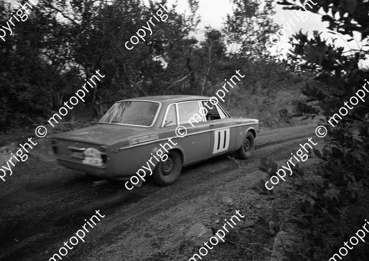 1971 BNU 11 Jannie Kuun, Kassie  Kasselman Volvo (courtesy Roger Swan) (7)