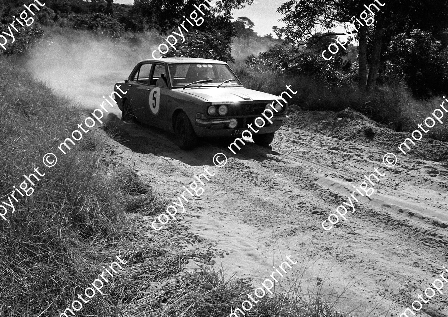 1971 BNU 5 Chris Swanepoel, Gus Crous Toyota K500H (courtesy Roger Swan) (7)