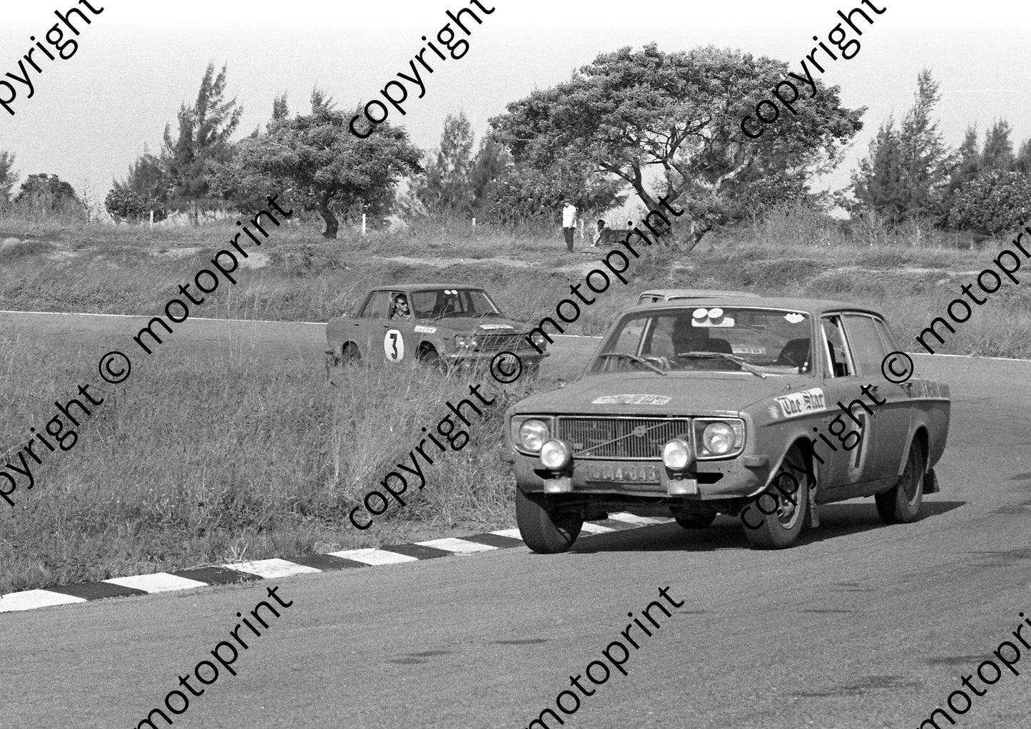 1971 BNU 7 Louis Cloete, Volvo, 3 Ewold van Bergen Datsun (courtesy Roger Swan) (19)