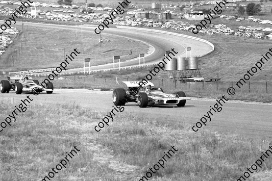 1971 Kya 2 John Love March 701 1 Dave Charlton Lotus 49 (permission Malcolm Sampson Motorsport Photography  (1)