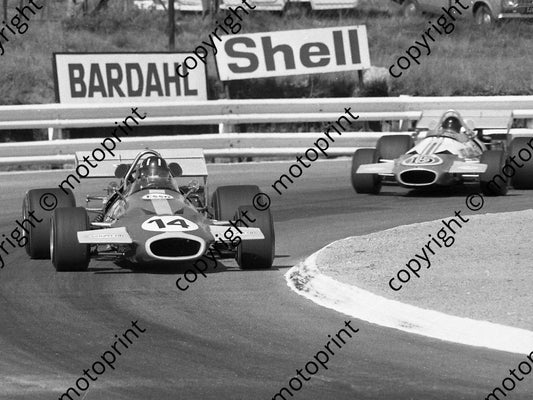 1971 SA GP 14 Graham Hill 15 Dave Charlton Brabham BT33s (permission Malcolm Sampson Motorsport Photography)