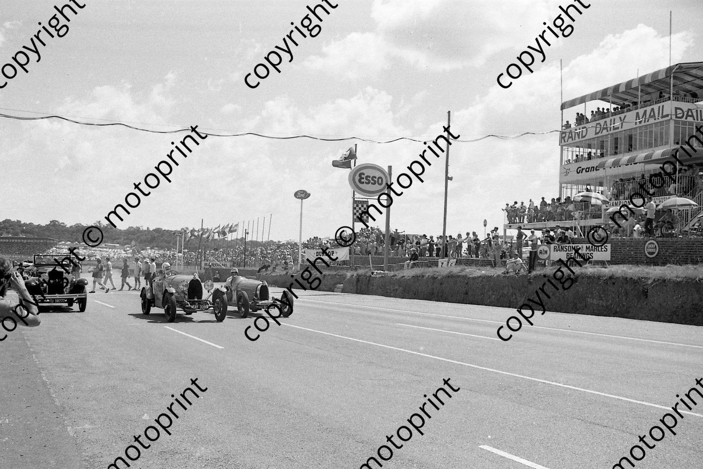 1971 SA GP vintage car race, Bugattis  (thanks Ken Stewart)218