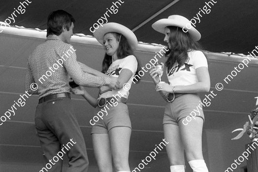 1972 9 hr Prizegiving Basil van Rooyen Castrol girls (permission Roger Swan)