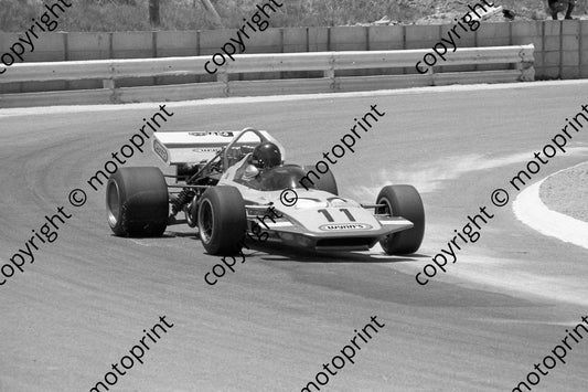 1972 Kya SS Highveld 100 11 Paddy Driver Surtees TS8 Wynns colour scheme(permission Malcolm Sampson Motorsport Photography) (3)