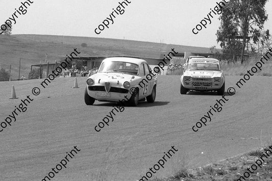 1972 PMC 3 hr 25 Alan Esterhuizen, Roy Jeanes Alfa Ti_ 18 Gordon Sinclair Escort (courtesy Roger Swan) 004