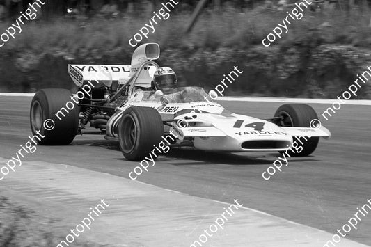 1972 SA GP SS 14 Revson McL M19 (permission Malcolm Sampson Motorsport Photography)  (341)