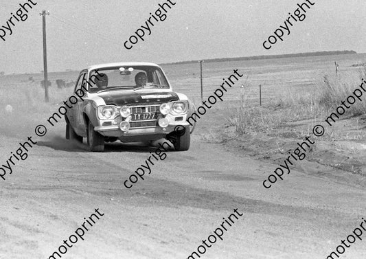1972 Total 19 Louis Cloete, Franz Boshoff Escort Twincam (courtesy Roger Swan) (18)