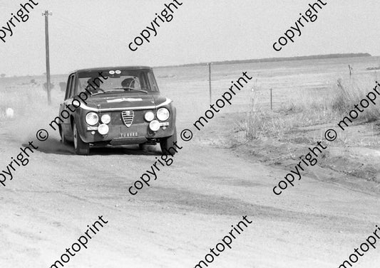 1972 Total 20  Neels Vermaak, Spotti Woodhead Alfa 2nd (courtesy Roger Swan) (4)