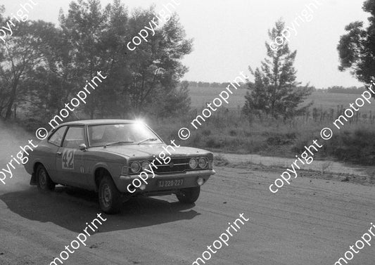 1972 Total 42  PR Duffey, Richard Leeke Cortina  GT (courtesy Roger Swan) (1)