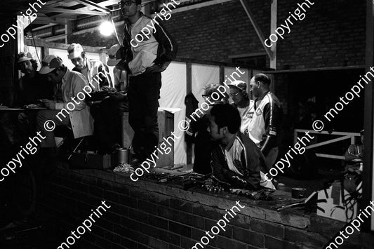 1973 9 hr 15 Datsun team pit night Frans Boshoff Ewold van Bergen, team manager (permission Roger Swan)