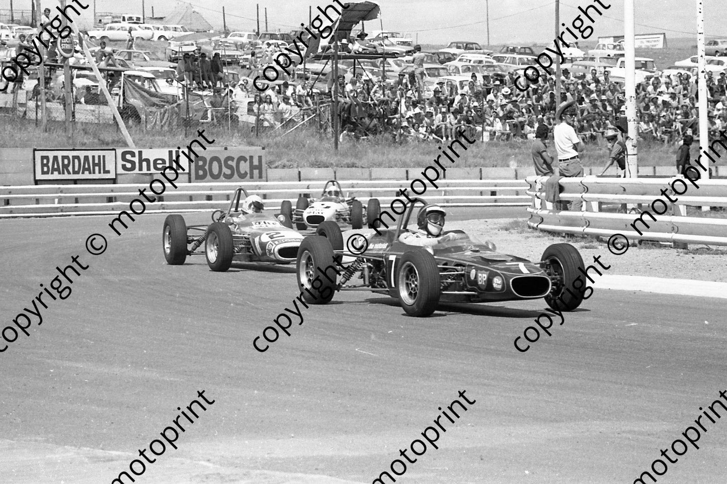 1973 FF Kya 7 Andrew Thompson Merlyn Mk20, 2 Kenny Gray Merlyn Mk11A, 3 Bernard Tilanus (permission Malcolm Sampson Motorsport Photography) (2)