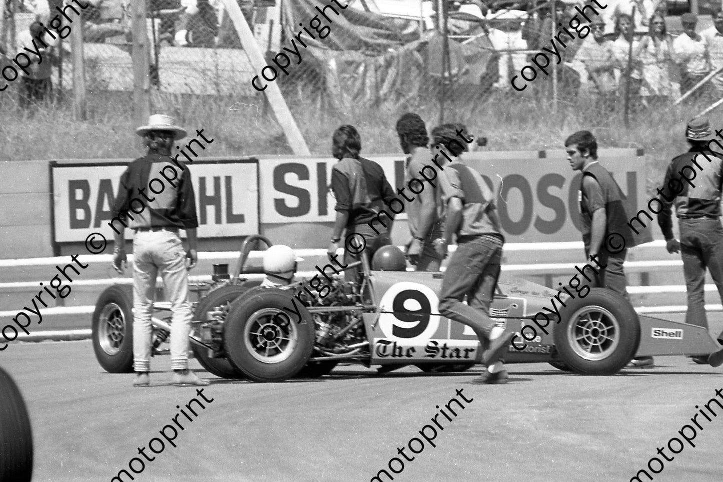 1973 FF Kya 9d George van Straaten Lotus 61, 4 Brian von Hage Clubhouse get together (permission Malcolm Sampson Motorsport Photography) (54)