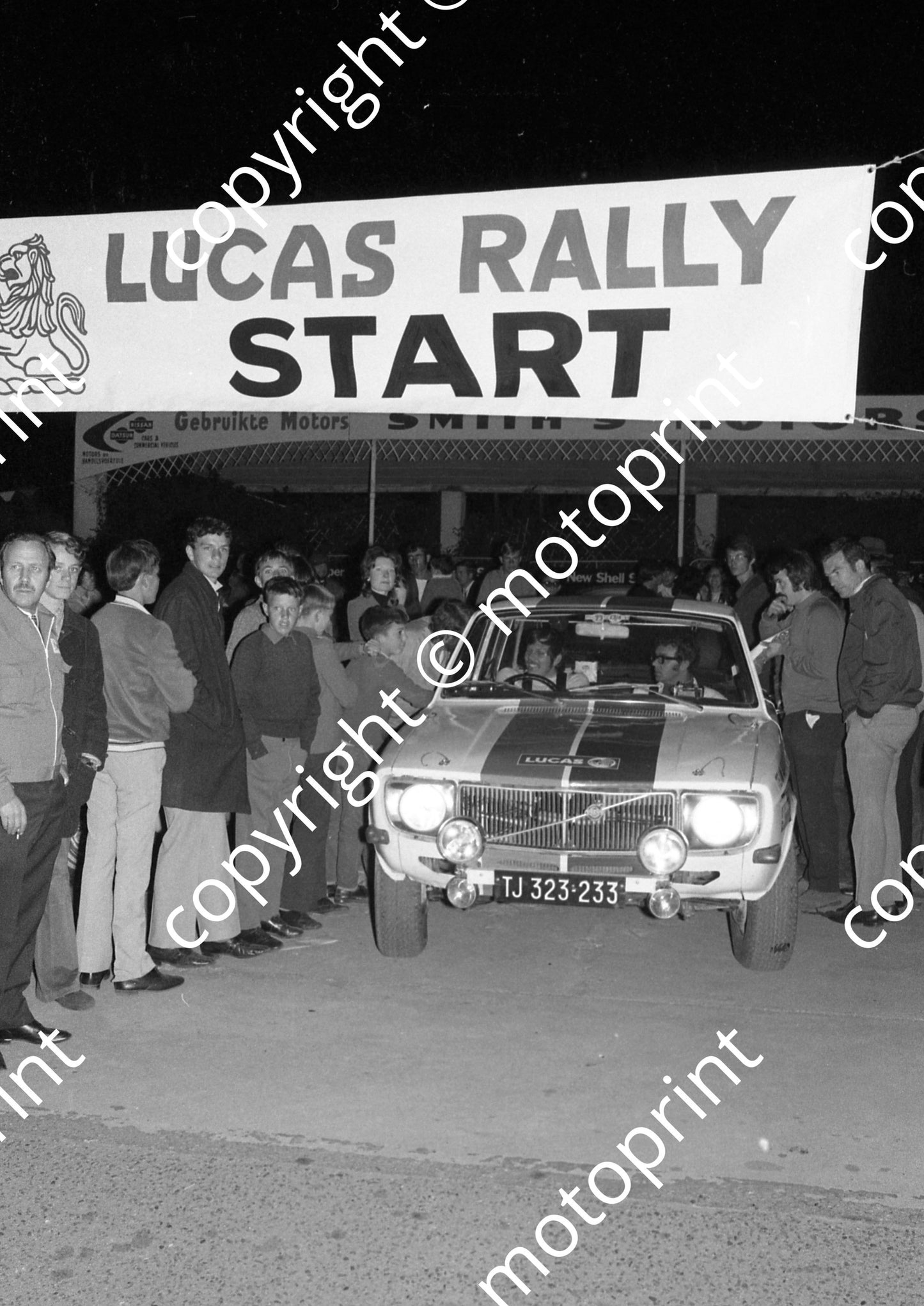 1973 Lucas 0 1 Jannie Kuun, Kassie Kasselman Volvo SCC_s Mike Reid to right (courtesy Roger Swan) (1)