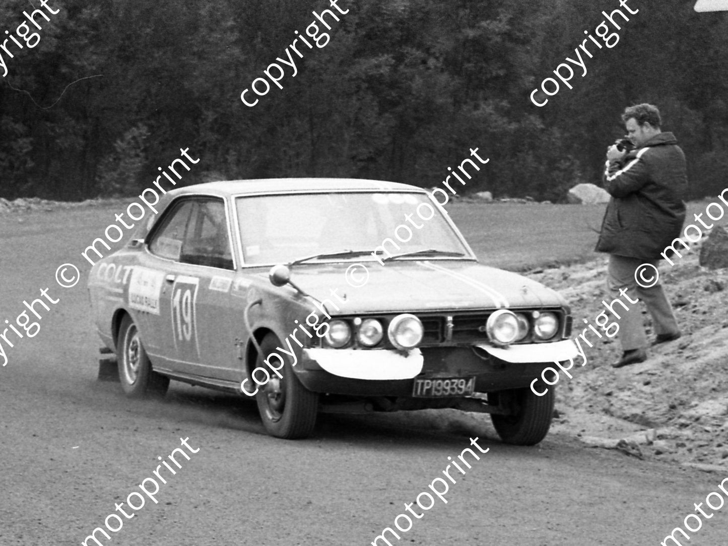1973 Lucas 19 1147 Bernie Marriner photographing cropped (courtesy Roger Swan) (17)