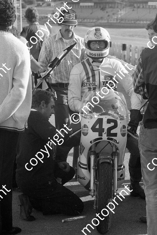 1973 MC Republic Trophy MC Johan Boshoff, Bruce Johnstone kneeling (courtesy Roger Swan)