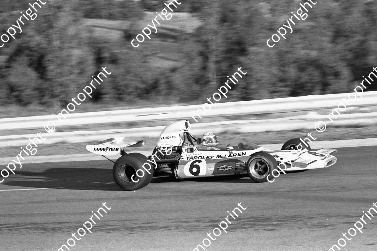 1973 SA GP SS 6 Revson McLaren M19A-2 (permission Malcolm Sampson Motorsport Photography)  (538)