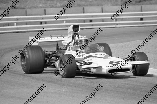 1973 SA GP SS 6 Revson McLaren M19A-2 (permission Malcolm Sampson Motorsport Photography)  (543)