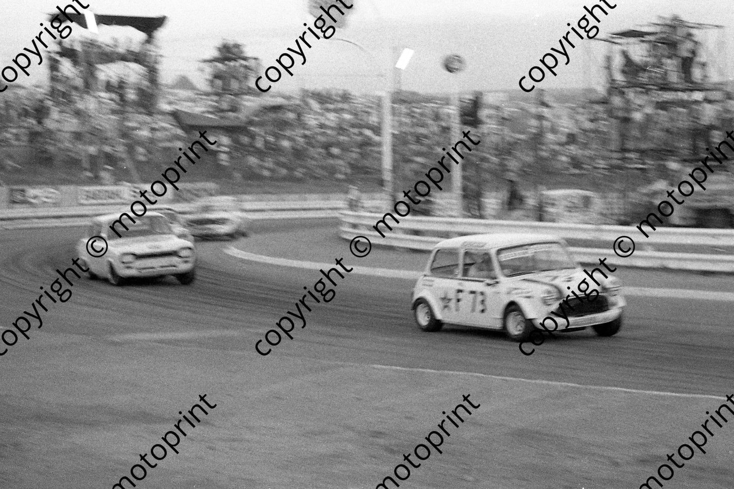1973 SA GP support saloons P Bredenhan Mini   (courtesy Roger Swan)319