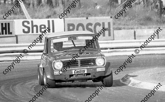 1973 SL Star prod E50 Mini 1275 GT Cruikshank (permission Malcolm Sampson Motorsport Photography) 1973 Welkom  (9)