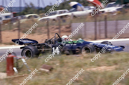 1973 SS Kya 14 Derek Tunmer McL M10B Chev  (permission Malcolm Sampson  Motorsport Photography)