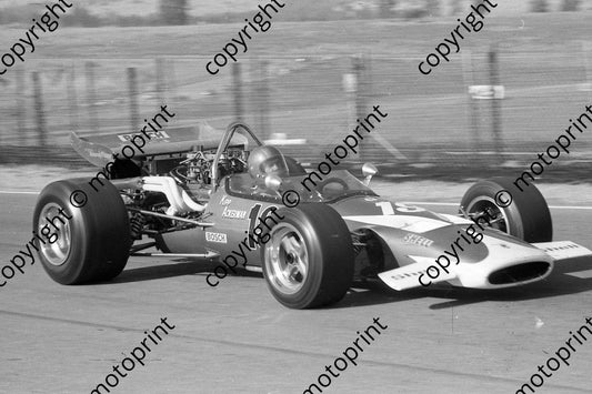 1973 SS Kya 19 Kipp Ackerman McL M10B Chev (permission Malcolm Sampson Motorsport Photography)