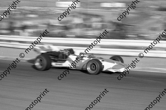 1973 SS Republic Trophy Rob Thomas Surtees blurred (courtesy Roger Swan)