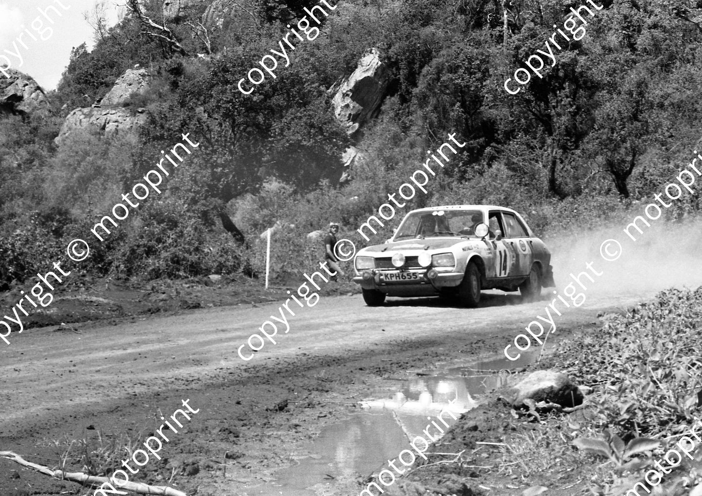 1973 Safari 14 Pierre Parsons, Jim Cowper Peugeot 504 1049 (courtesy Roger Swan) (17)