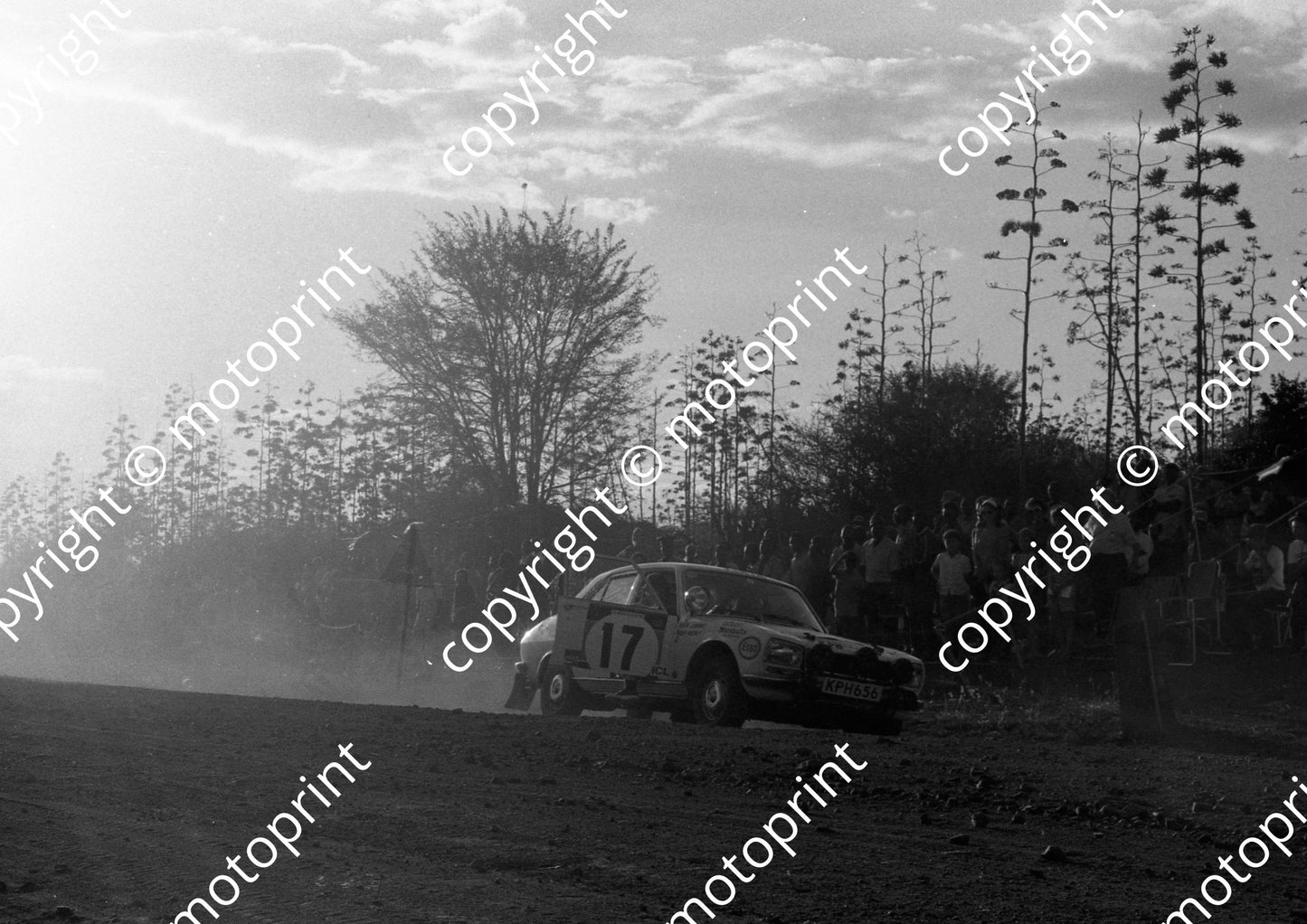 1973 Safari 17 Hugh Lionnet, Philip Hechie Peugeot 504 1051 (courtesy Roger Swan) (1)