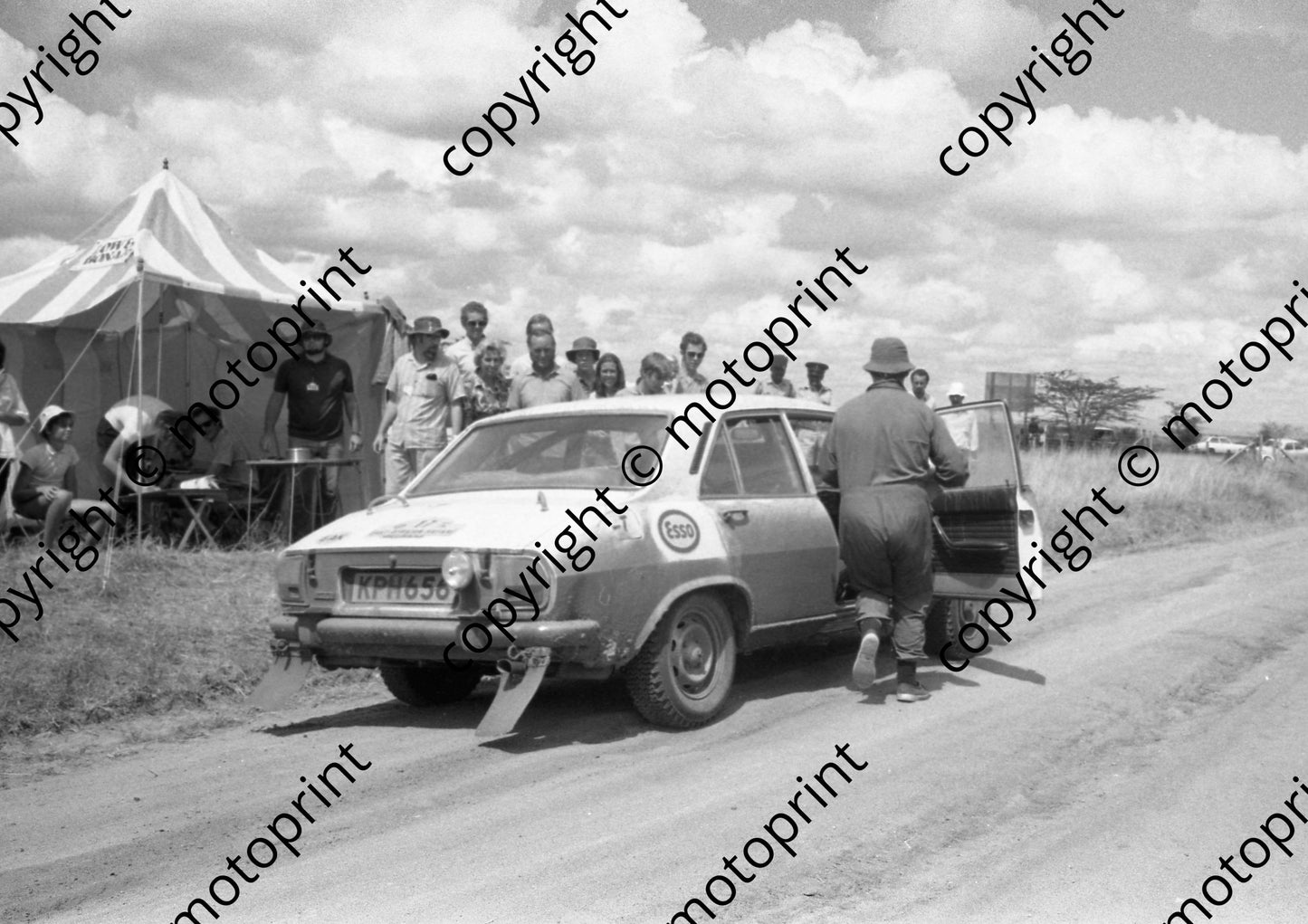 1973 Safari 17 Hugh Lionnet, Philip Hechie Peugeot 504 1059 (courtesy Roger Swan) (5)