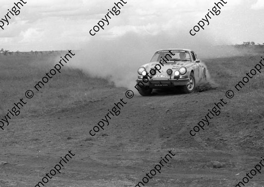 1973 Safari 25 Bill Fritschy, Viscount (Kim) Mandeville Porsche 911S 1053  (courtesy Roger Swan) (5)