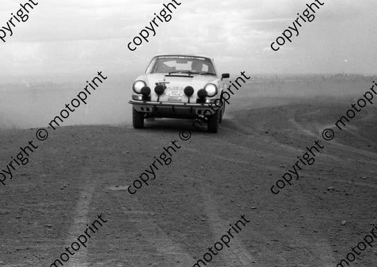 1973 Safari 25 Bill Fritschy, Viscount (Kim) Mandeville Porsche 911S 1053  (courtesy Roger Swan) (6)