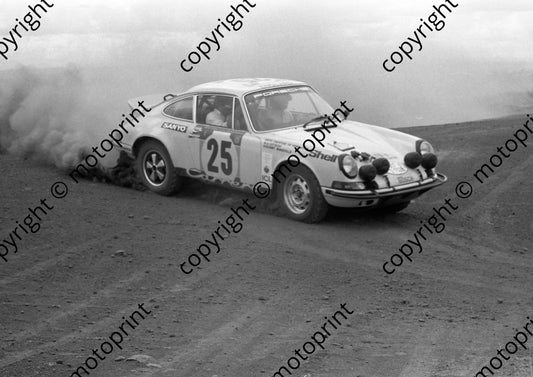 1973 Safari 25 Bill Fritschy, Viscount (Kim) Mandeville Porsche 911S 1053  (courtesy Roger Swan) (8)