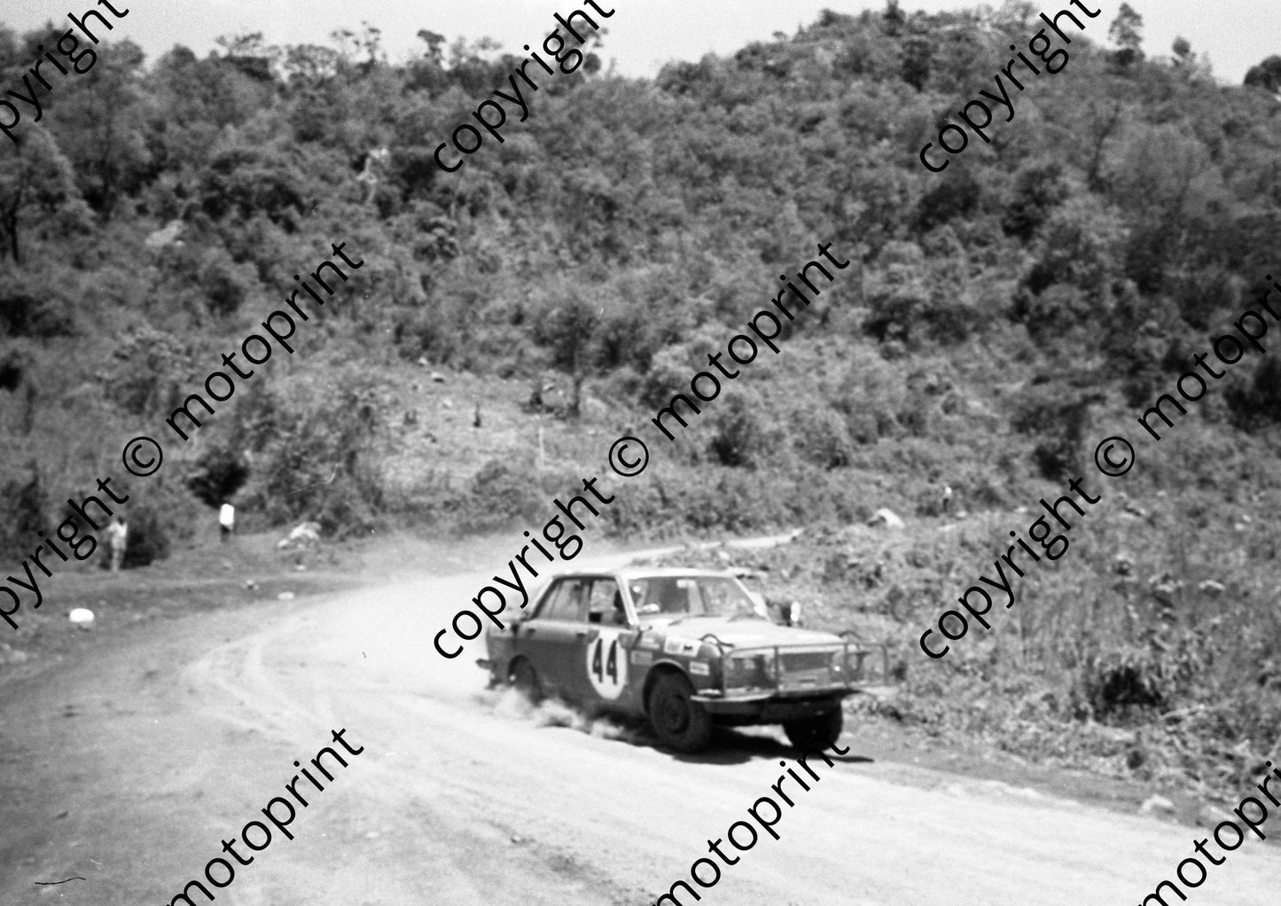 1973 Safari 44 Jim Noon, Roger Barnard Datsun 1600SSS 1049 (courtesy Roger Swan) (14)