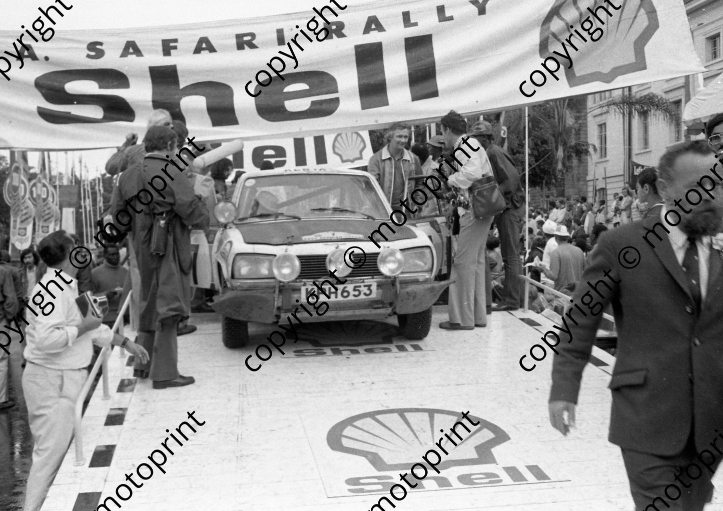 1973 Safari 7 Ove Anderssen, Jean Todt Peugeot 504 podium 1060  (courtesy Roger Swan) (33)