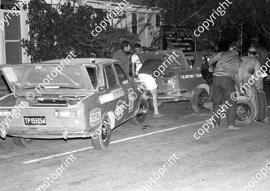 1973 Total 27 Sarel van der Merwe, Chris Hawkins_ 37 Kassie Coetzee white shirt behind car(courtesy Roger Swan)1190 (10)
