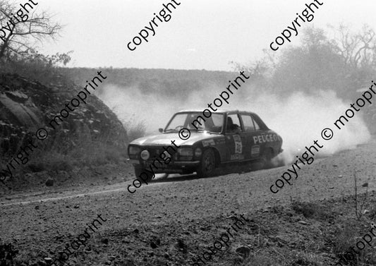 1973 Total 32 DB Venter, Dave Dusseljee Peugeot 504Ti (Courtesy Roger Swan) (1)