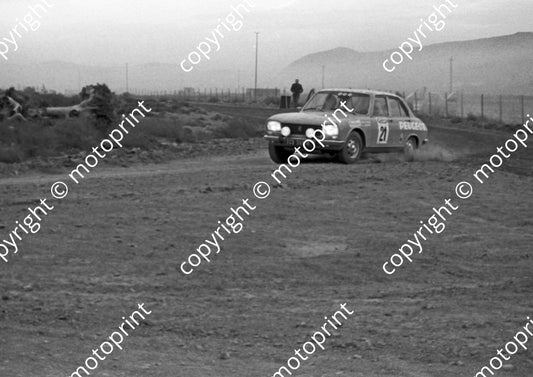 1973 Wynns 21 Melanie McGlew, Val Humphreys Peugeot 504Ti (courtesy Roger Swan) (17)