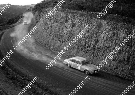 1973 Wynns 21 Melanie McGlew, Val Humphreys Peugeot 504Ti (courtesy Roger Swan) (18)