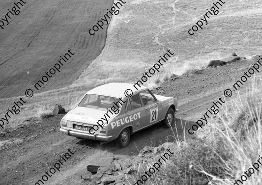 1973 Wynns 21 Melanie McGlew, Val Humphreys Peugeot 504Ti (courtesy Roger Swan) (20)