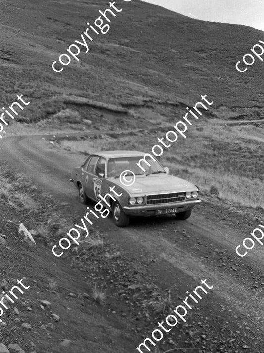 1973 Wynns 25 Robin Thompson, P Cromhout Chev 4100 (courtesy Roger Swan) (9)