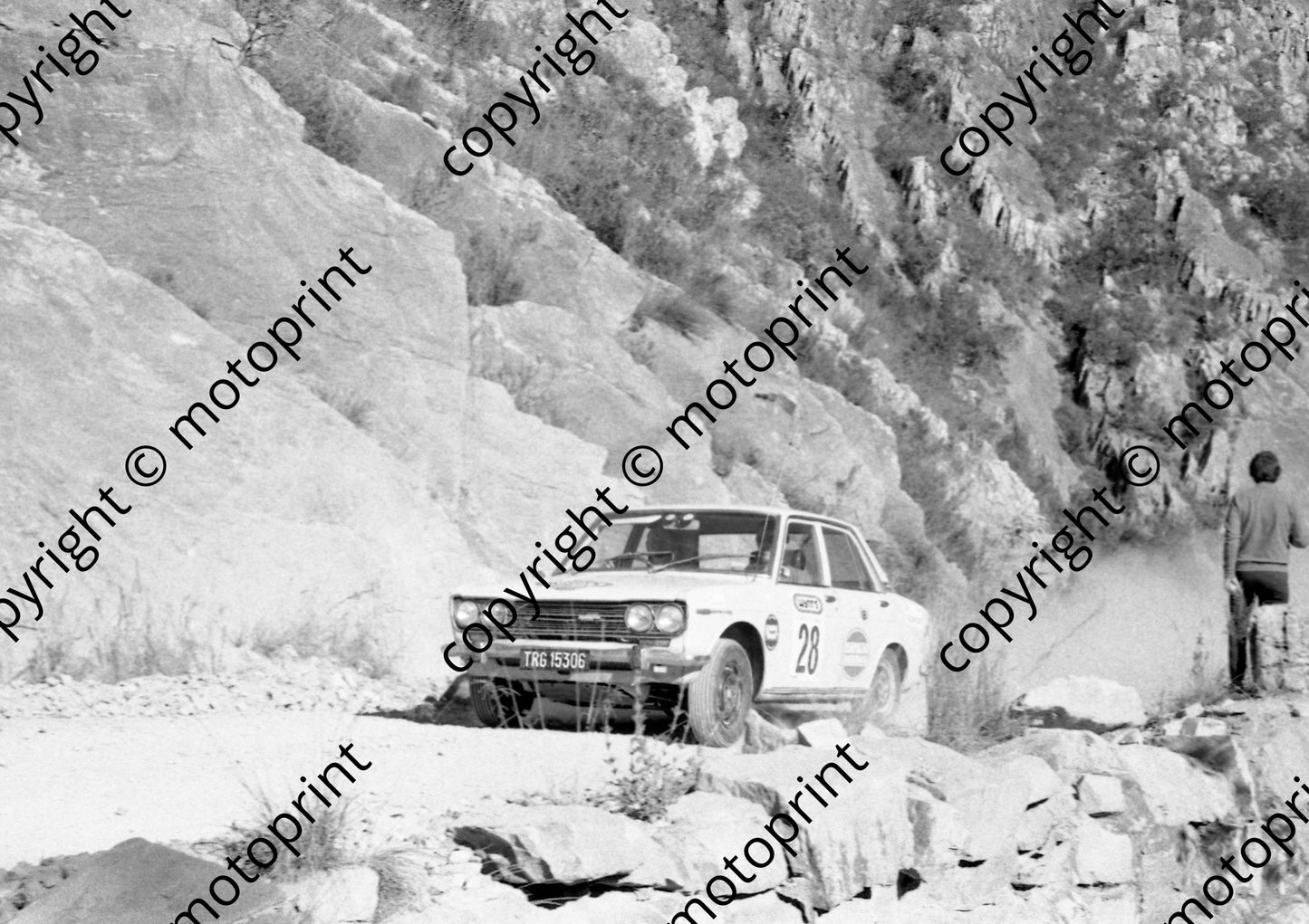 1973 Wynns 28 DB Venter, Dave Dusseljee Datsun 1600SSS (courtesy Roger Swan) (5)