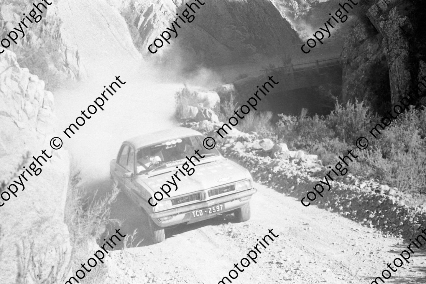 1973 Wynns 34 Jan Hettema, Mike Hooper Chev Firenza GT (courtesy Roger Swan) (13)