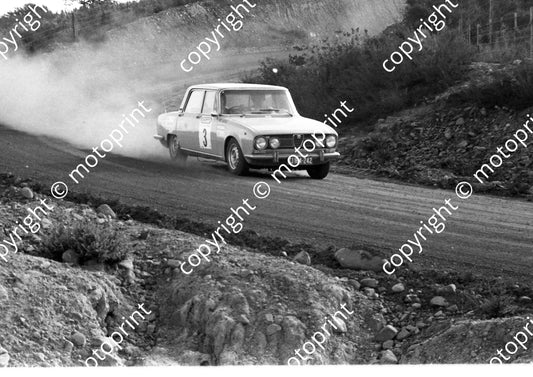 1973 Wynns 3 Ian Adcock, Peter Hall Alfa 1750 Berlina (courtesy Roger Swan) (19)