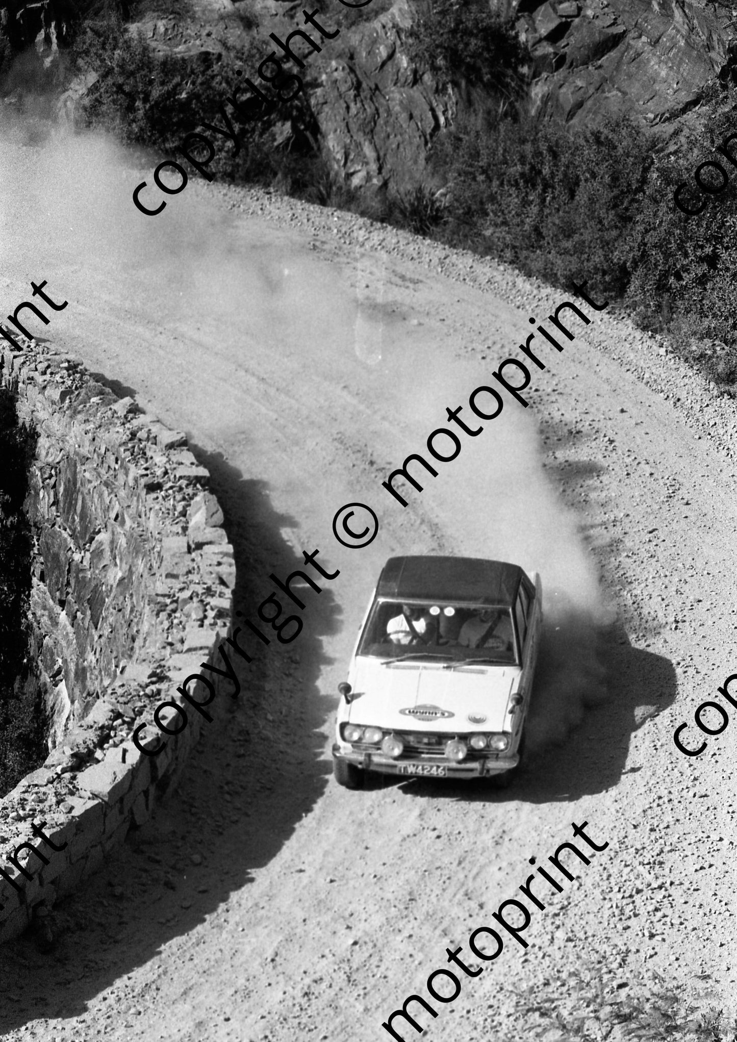 1973 Wynns 42 Dwayne Calitz, E Peters Datsun 1800GL Coupe (courtesy Roger Swan) (27)