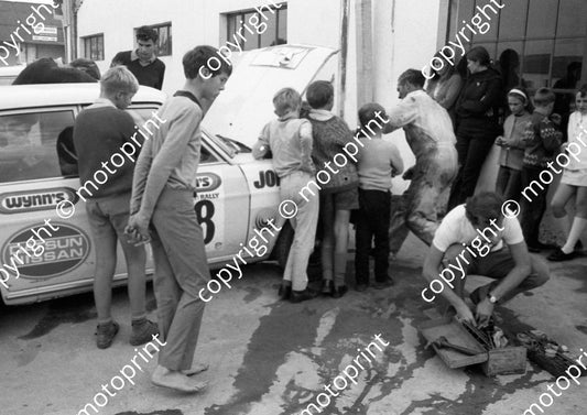 1973 Wynns 58 Doug Kemsley Datsun 1200 De Luxe (courtesy Roger Swan) (9)