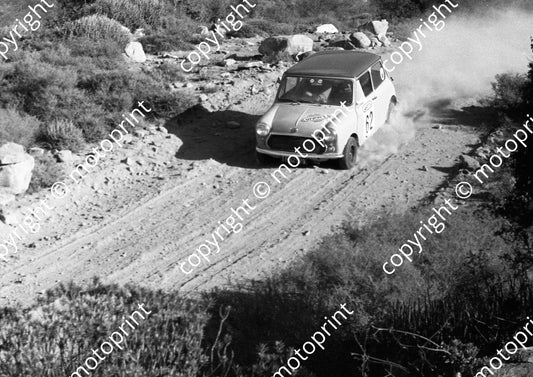 1973 Wynns 62 MC Dippenaar, AL Pienaar Austin Mini 1000S (courtesy Roger Swan) (12)