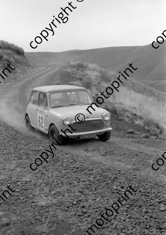 1973 Wynns 62 MC Dippenaar, AL Pienaar Austin Mini 1000S (courtesy Roger Swan) (15)