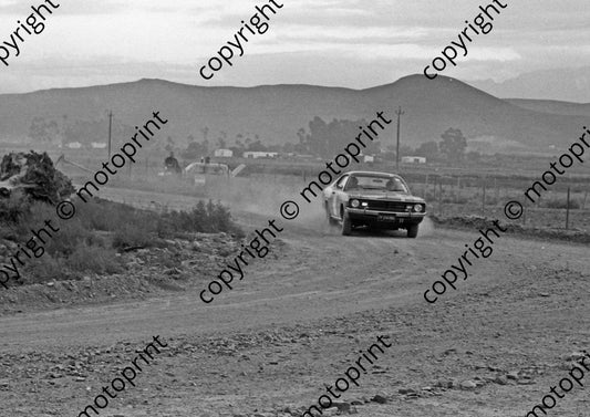 1973 Wynns 7 Andre Liebenberg, Leon Joubert Valiant Charger 1082   (courtesy Roger Swan) (5)