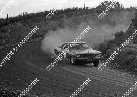 1973 Wynns 7 Andre Liebenberg, Leon Joubert Valiant Charger 1084 (courtesy Roger Swan) (26)